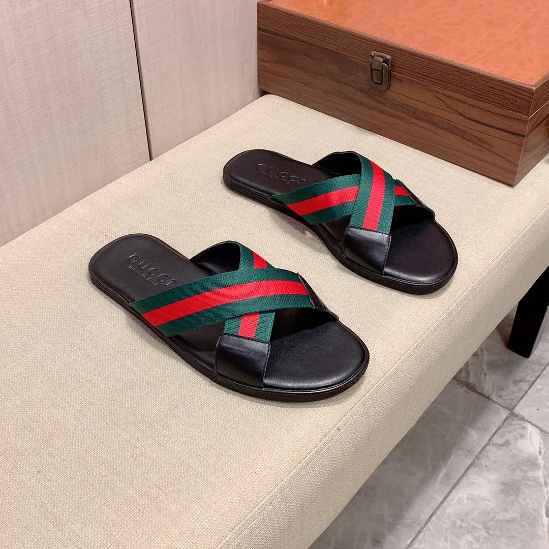 Slippers: New model: Factory price: 240💰💰🎩🎩🔥🔥《 Gucci* 》Series of slippers top purchasing agent🔍🔍Sold at the same time for men, original Italian imported webbing made of selected cowhide, exquisite workmanship,), sole: (super comfortable) original factory special sole, ⚠️exclusive double-layer movable molded sole super comfortable⚠️, real shot🎬the real thing is more beautiful🔍🔍266 regular code 38-44, can be ordered 45.